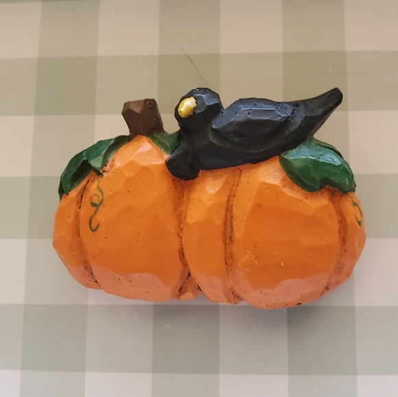 Eddie Walker Signed Pumpkin With Crow Brooch Pin - Picture 1 of 5